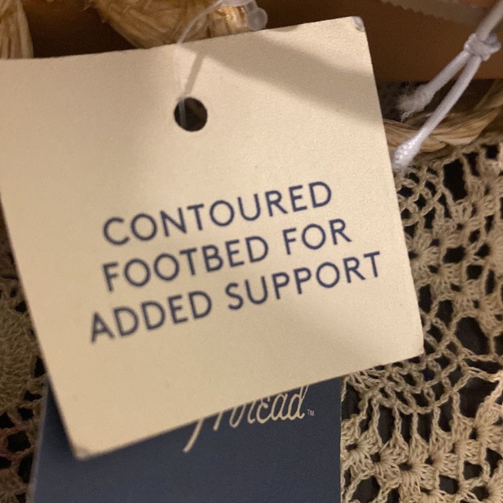 NWT Universal Thread Sandals - Picture 7 of 7